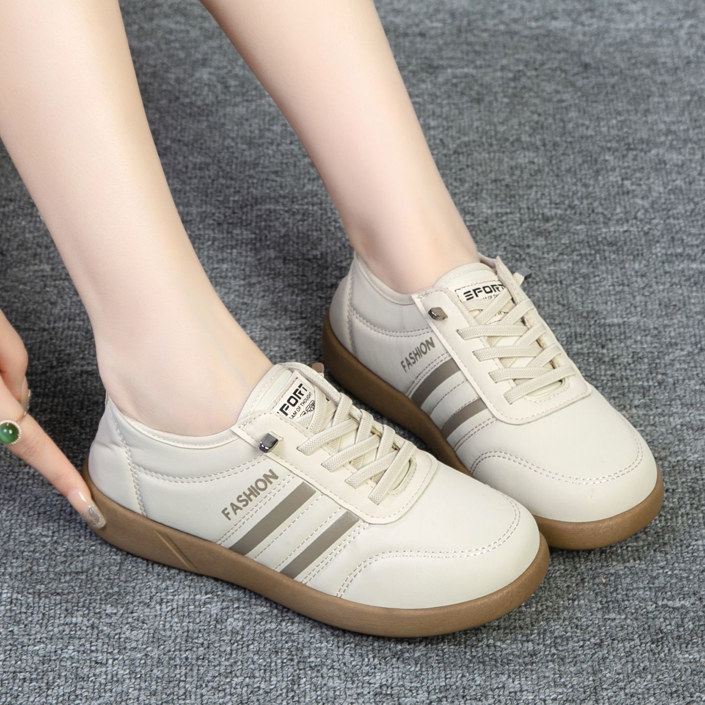 breathable ultra light universal sneakers for leisure