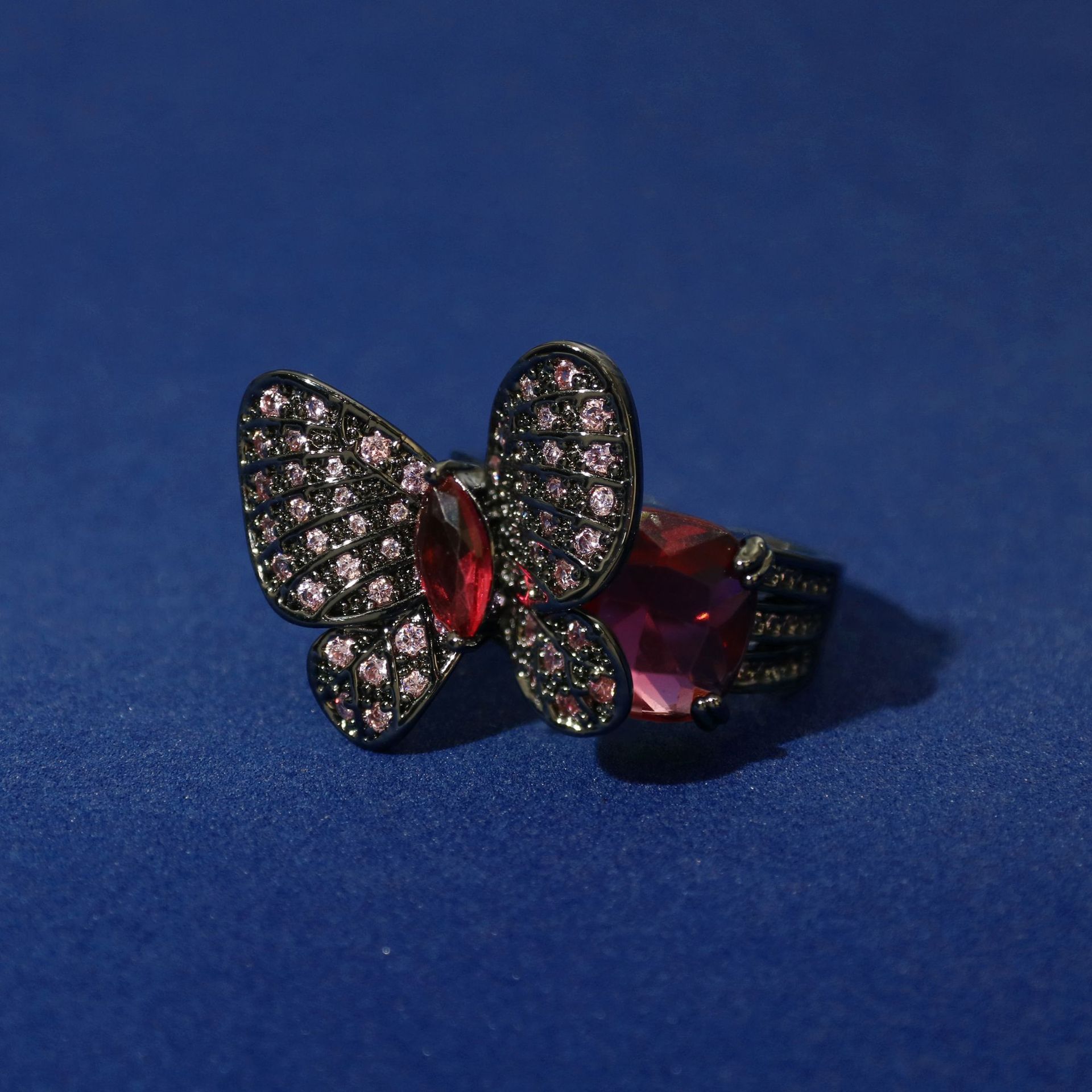 b2bc1399c24e89dad40700d8210131