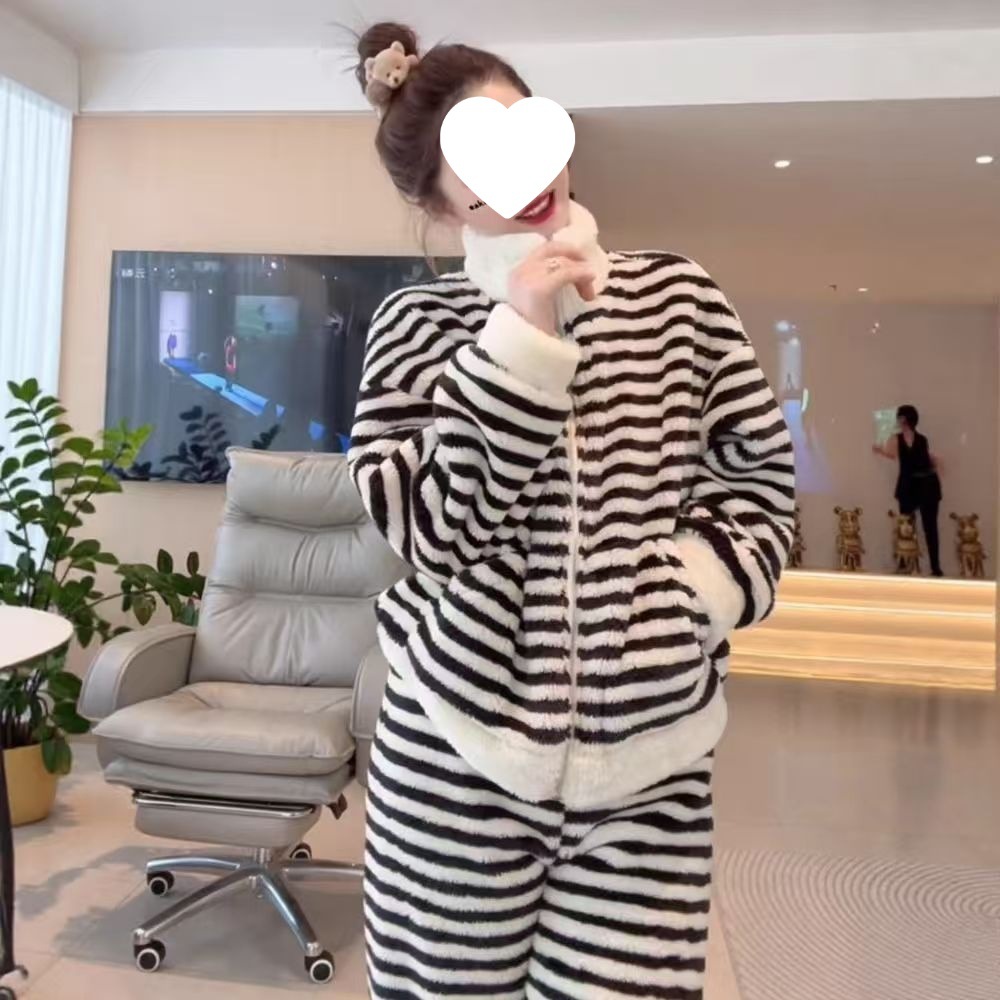 Set de coral de terciopelo grueso abrigo de invierno nuevo pijama a rayas de viento simple 160 jin chaqueta superior