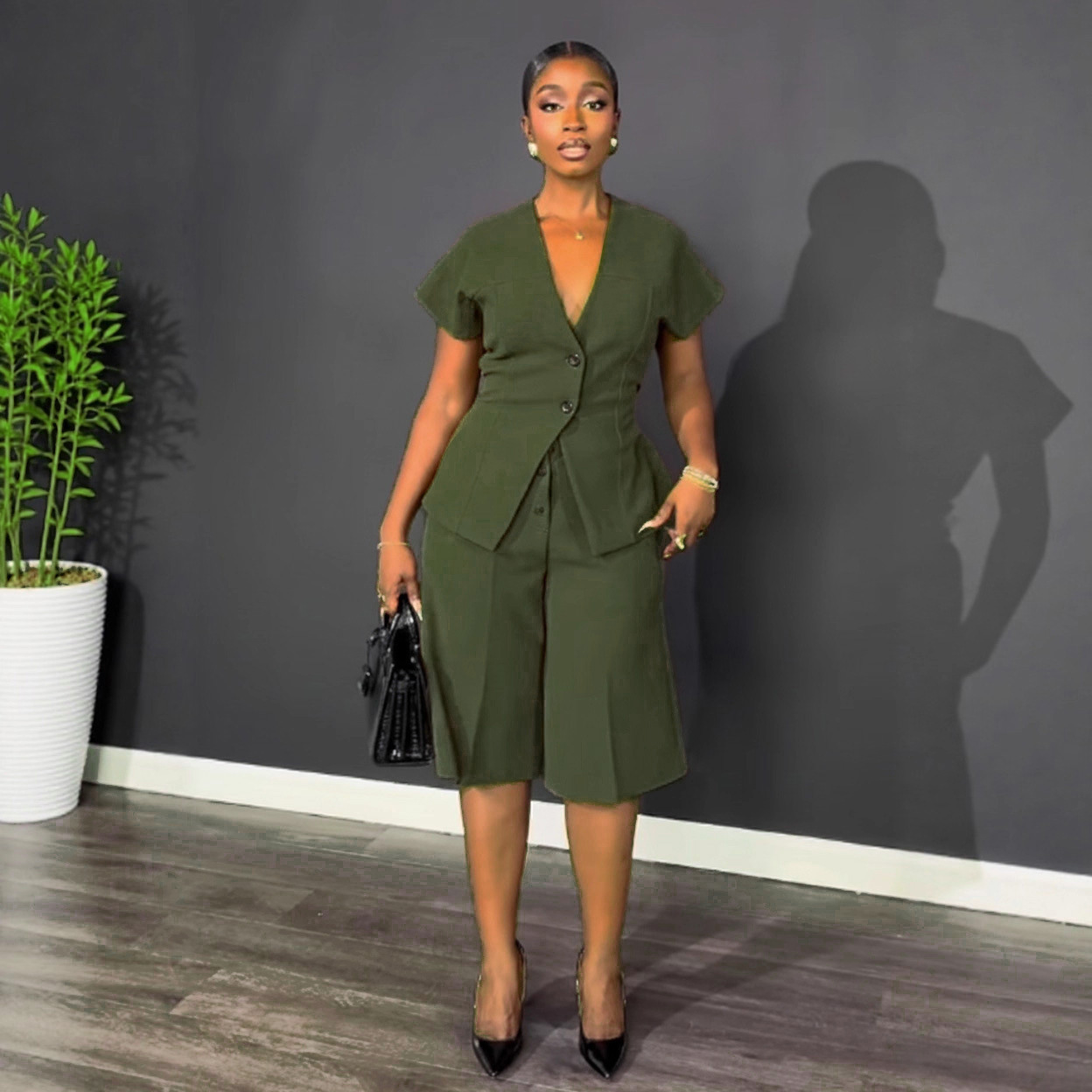 Elegant Office Two-Piece Set – Sleeveless Top & Tied Waist Shorts (Black/White/Green, S-2XL)​_ecoleips.com
