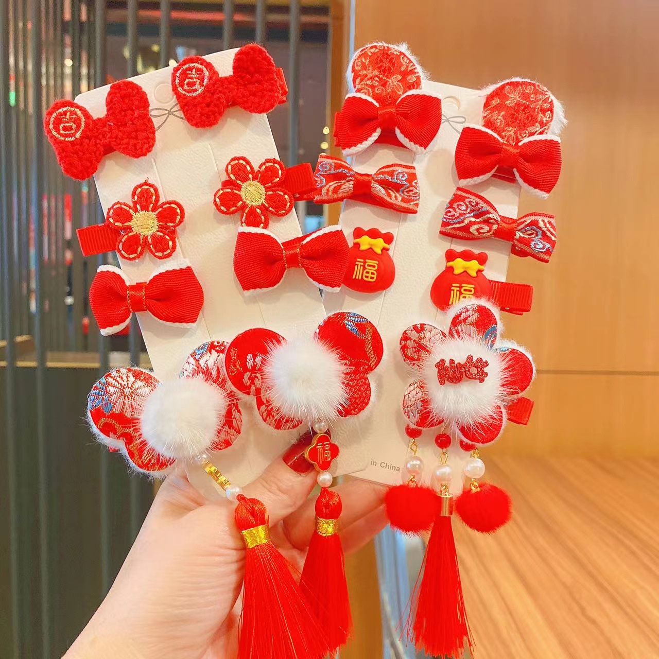 Estilo antiguo Año Nuevo Bola de pelo rojo para niños arco horquilla festivo linda chica Año Nuevo tocado horquilla accesorios para el cabello