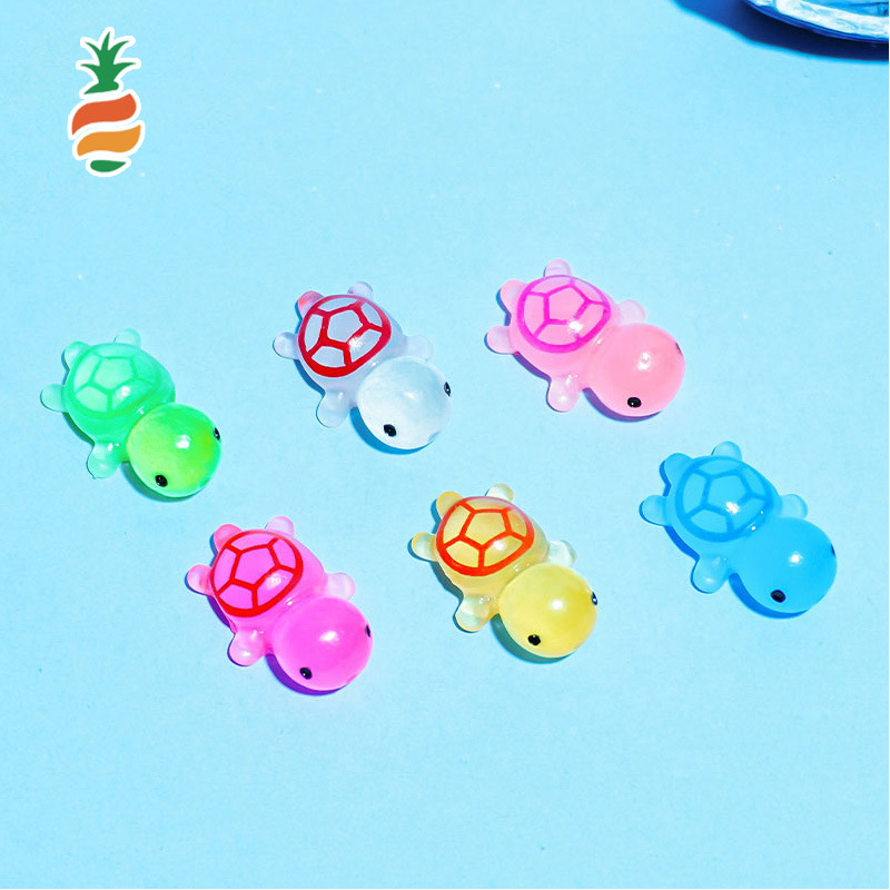 Escenografía de pecera de musgo Artesanía de resina Micro paisaje Luminoso Tortuga Adornos Accesorios de bolsa ciega Adornos de escritorio