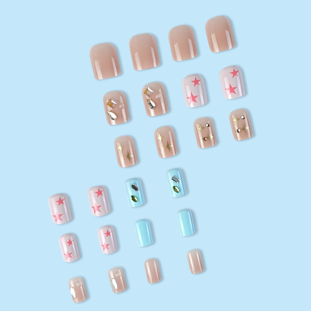 Pequeño fresco lindo desgaste pieza de manicura productos terminados al por mayor ins tetragramer parche de uñas de diamante desgaste a mano image 5