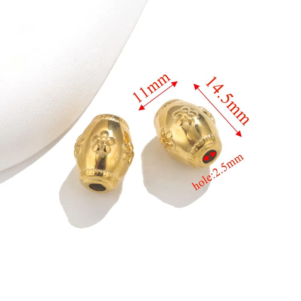 Cuentas largas de bambú de acero inoxidable, cuentas de cubo de flores talladas al sol, cuentas sueltas, acero de titanio, collar retro europeo y americano, accesorios colgantes de bricolaje