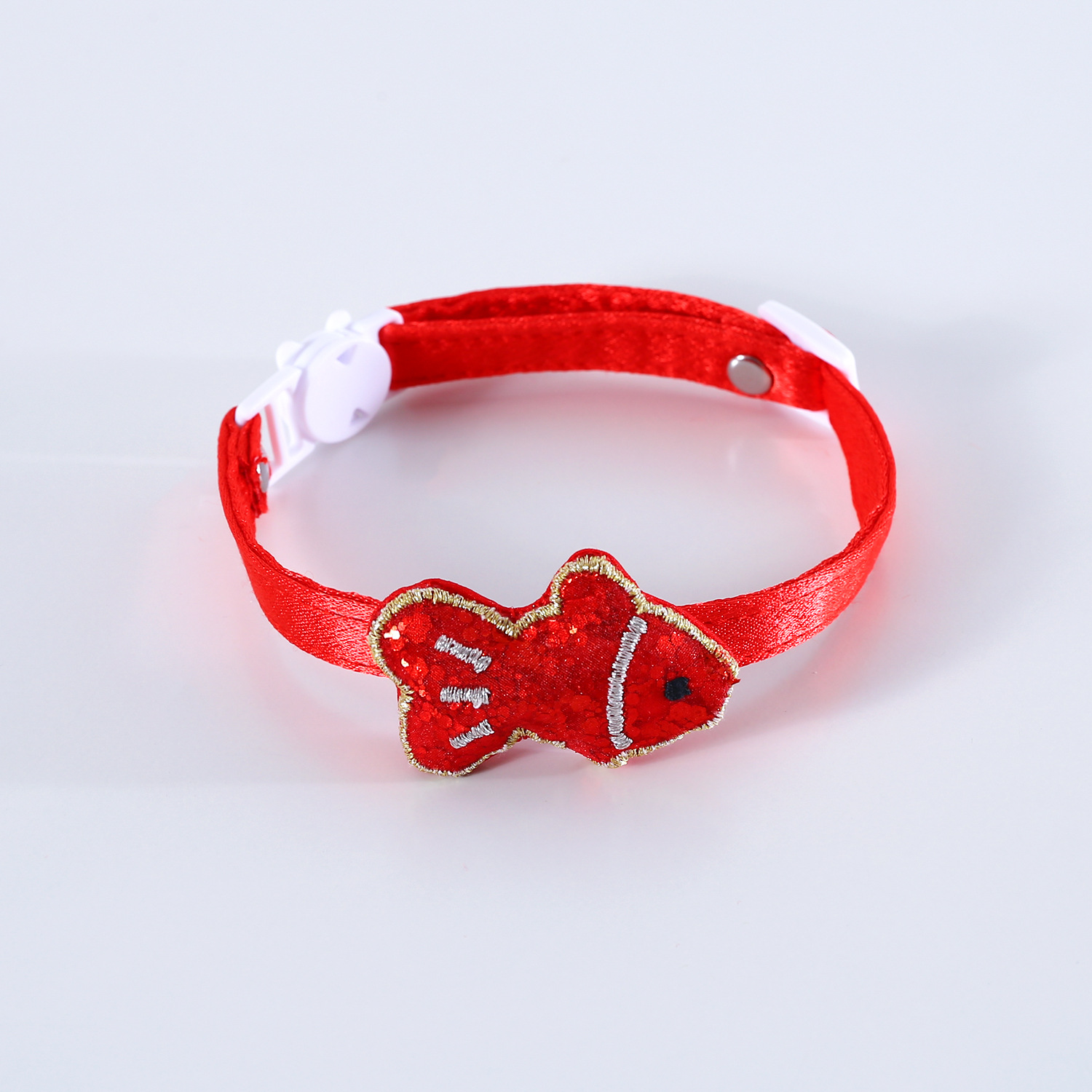 Viento chino Phnom Penh arco collar sequillas flores de peces nubes de seda doble capa anti-asfixia mascotas collar de Año Nuevo