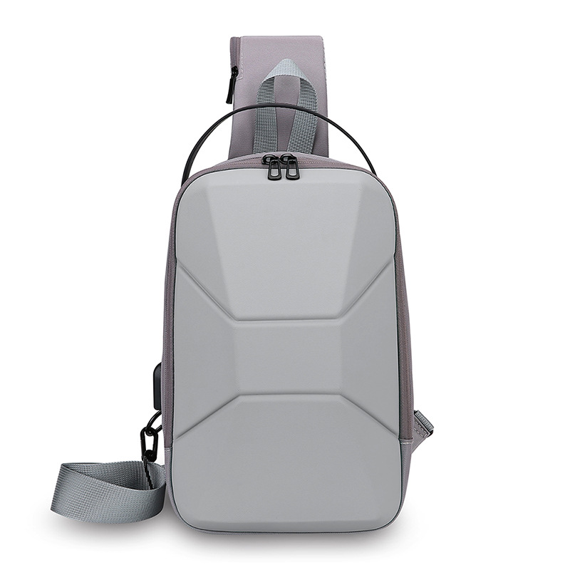 Venta al por mayor de fábrica verano nuevo bolso de pecho bolso de mensajero bolso de hombro recargable USB impermeable para hombre bolso de motocicleta ligero