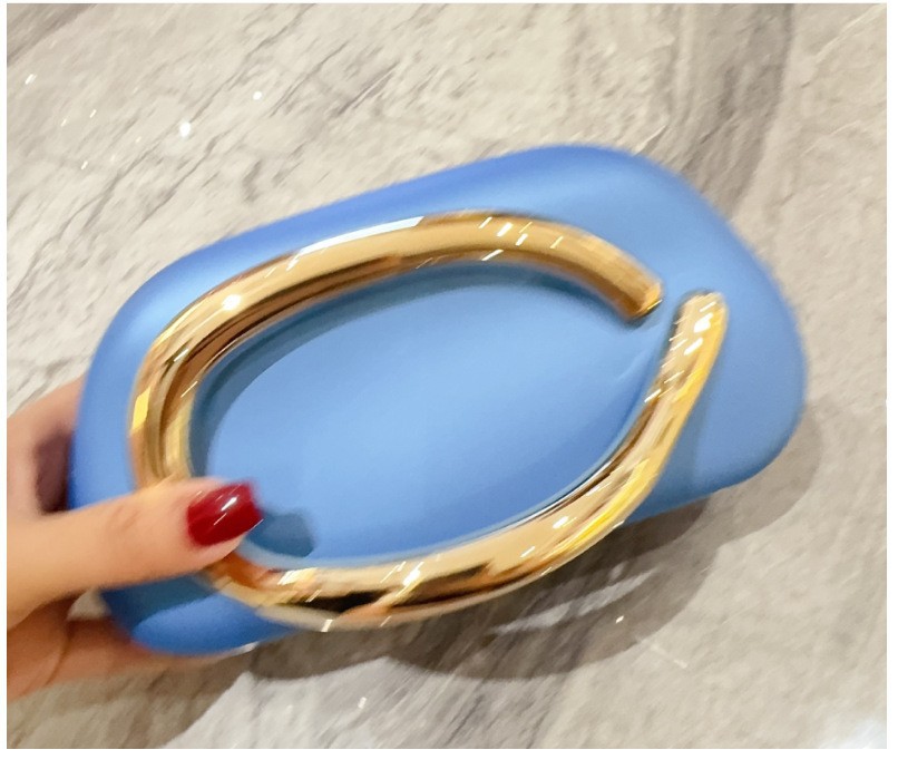 Europa y América tendencia transfronteriza bolsa de cena ligera de lujo bolsa acrílico cadena metal para llevar un solo hombro bolso de mano ropa de noche