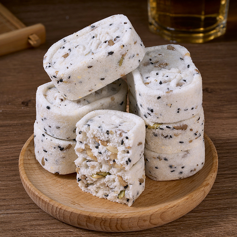 Wholesale nuts and fungus eight treasures cake from the manufacturer, no added sugar meal replacement coarse grain pastry lotus seed cake health leisure snacks