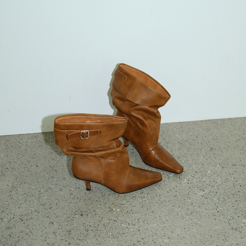[In stock~~] Jiang Zhenyu's new vintage handmade pointed-toe short boots for women, made of cowhide, brown, with stiletto heels