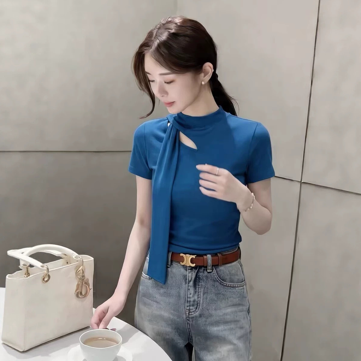 Áo thun nữ tay ngắn cổ tròn phối dây rua xanh lam — xanh lam chi tiết 2