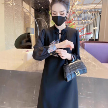 秋冬新款显瘦气质复古中式中长款中国风绣花时尚宽松连衣裙高级感