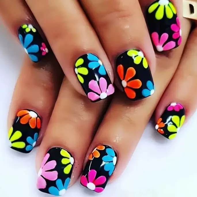 24片欧美穿戴式指甲片美甲穿戴甲短款花朵假指甲延长可拆卸甲批发