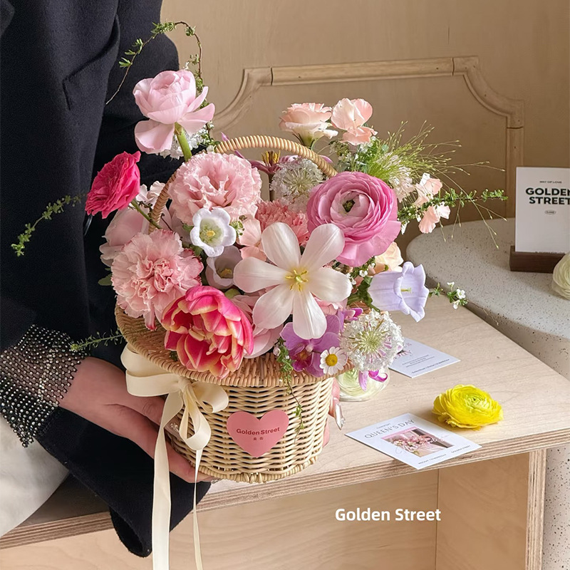Cesta de flores tejida con forma de sombrero, ramo de flores frescas, cesta de mano, regalo creativo hecho a mano para días festivos, materiales de arte floral DIY.