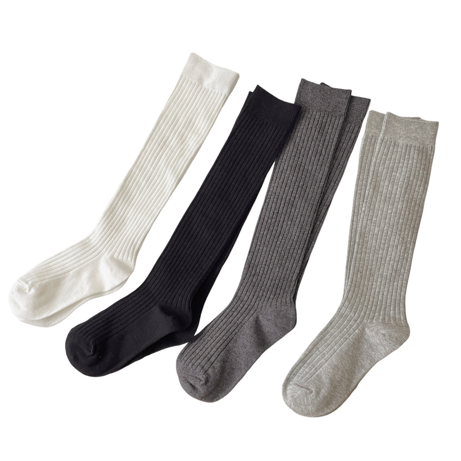 Sfilata di moda stile Miu in vitello grigio per bambini, stili stagionali coreani alla moda Ins, colore con motivo a strisce verticali, medio_voghion.com