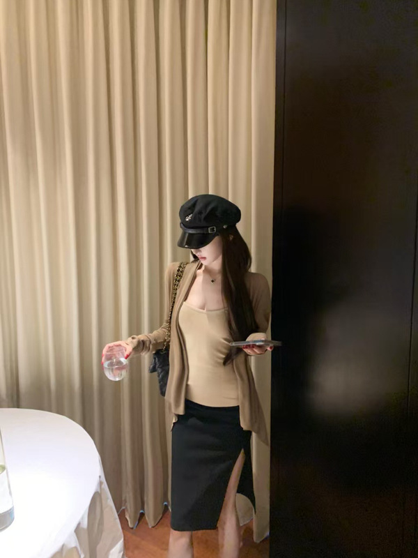 高品质~2025早秋长袖针织开衫修身显瘦吊带高腰半身短裙三件套装|undefined