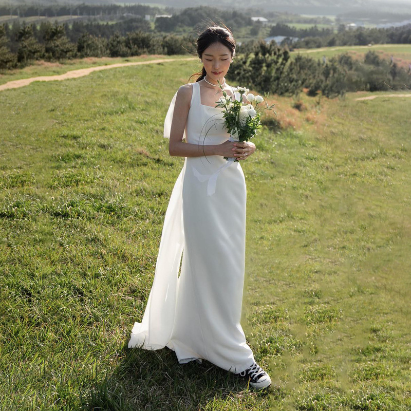 French style light wedding dress fishtail square collar bow satin simple studio theme couple photo engagement dress