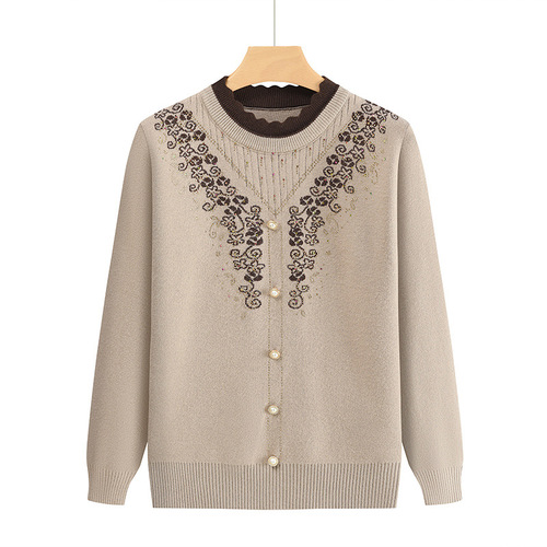 Mom's winter clothes, fungus collar sweater, warm bottomed shirt, middle-aged and old girl wears a sweater in winter