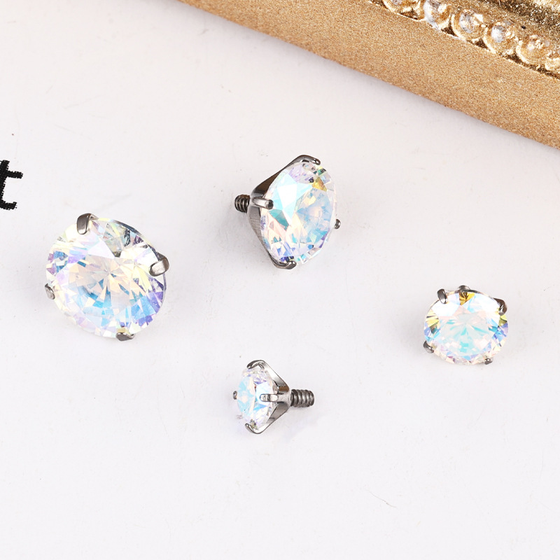 16G labret stud size and finish detail