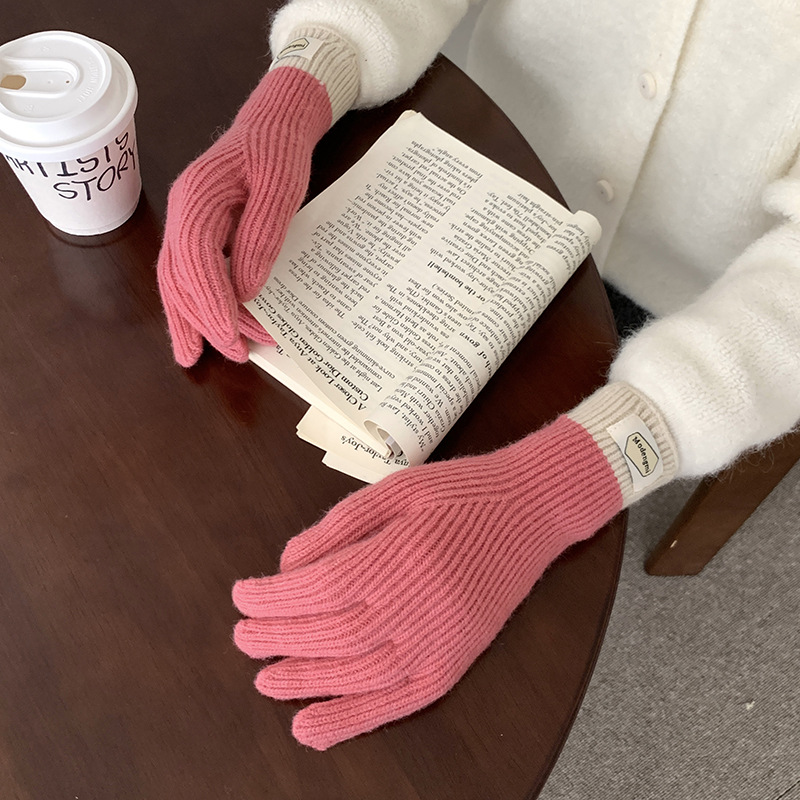 Guantes de punto para mujeres 2025 invierno nuevo color de colisión de empalme para montar calentamiento largo pantalla táctil cinco dedos guantes