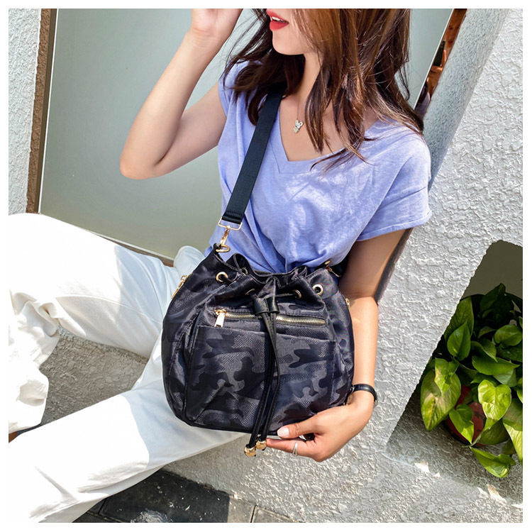 High bucket nylon fashionable women's crossbody 2024 new trend bag anti-theft versatile casual quality_voghion.com