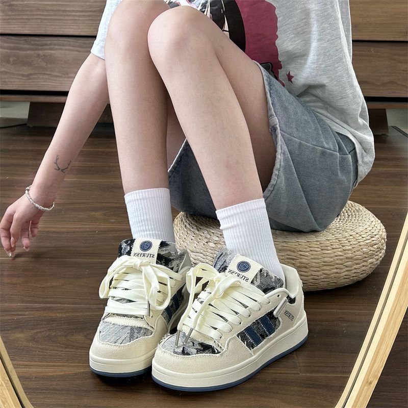 Retro estilo de Hong Kong zapatos de pan de mujer in tide primavera 2025 nuevo denim versátil zapatos de skate de estudiantes mujeres coreanas