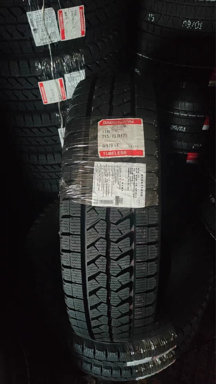 Зимние шинo Bridgestone 215/70R17.5 Coaster Hongqi Guoyue Yutong T7