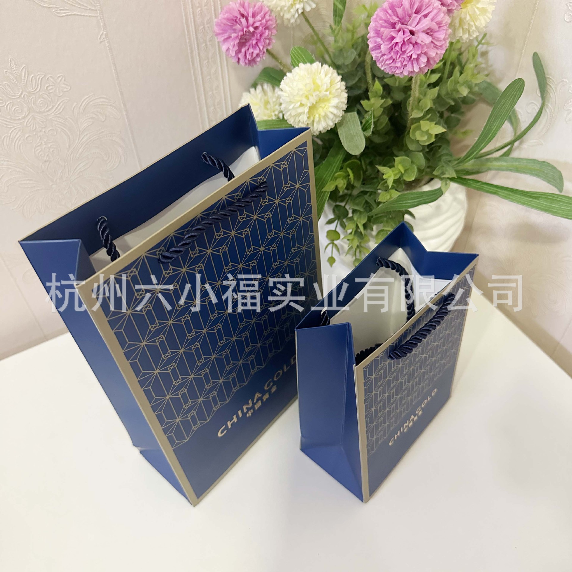 Handbag Gift Bag Small Handbag White Cardboard Bag Clothing Paper Bag Kraft Paper Packaging Jewelry Red Small Bag