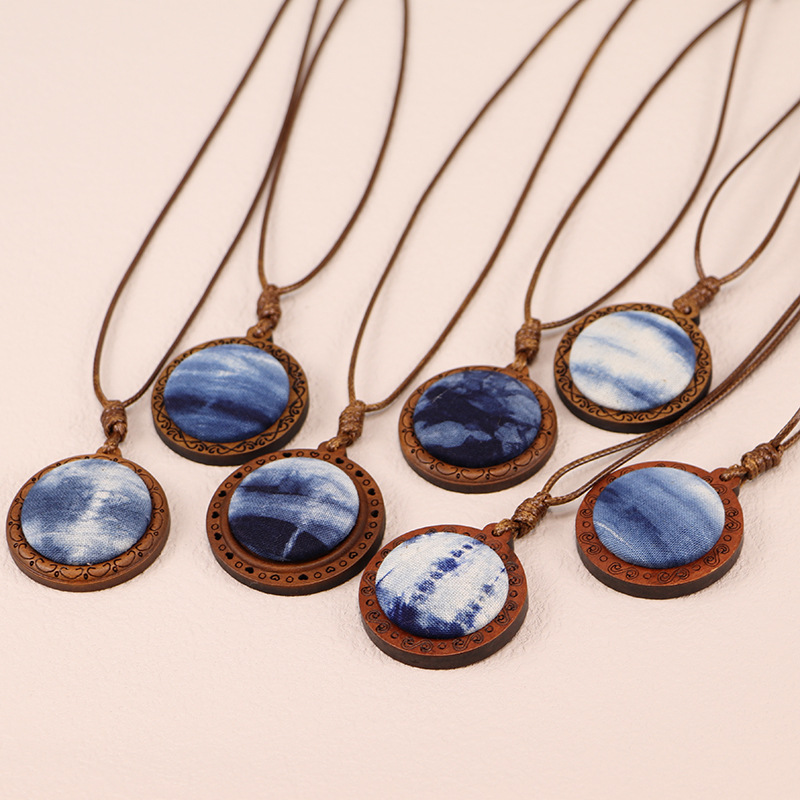 Wholesale Ethnic Style Tie-Dye Old Wood Carving Vintage Blue Dye Sweater Chain Plant-Dyed Pendant Adjustable Necklace_voghion.com