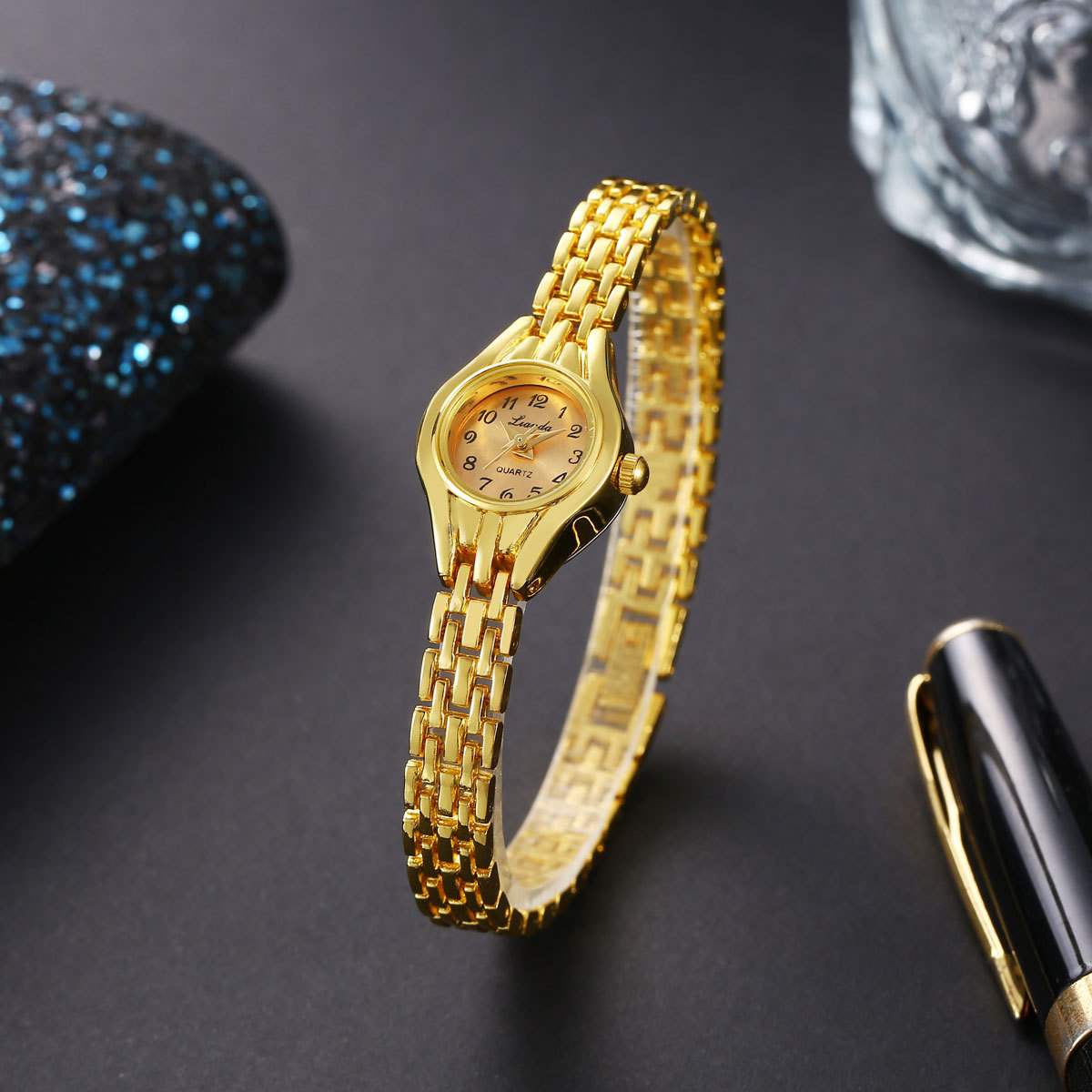 Comercio exterior nueva moda mujer reloj de pulsera temperamento reloj de mujer reloj de pulsera compacto AliExpress comercio exterior al por mayor