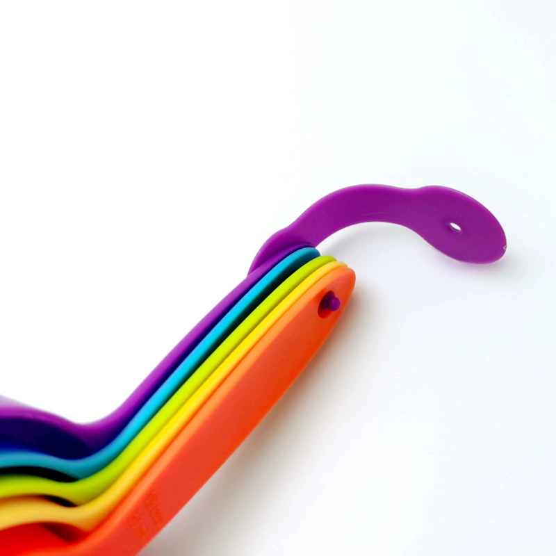 Plastic measuring cup, detachable set