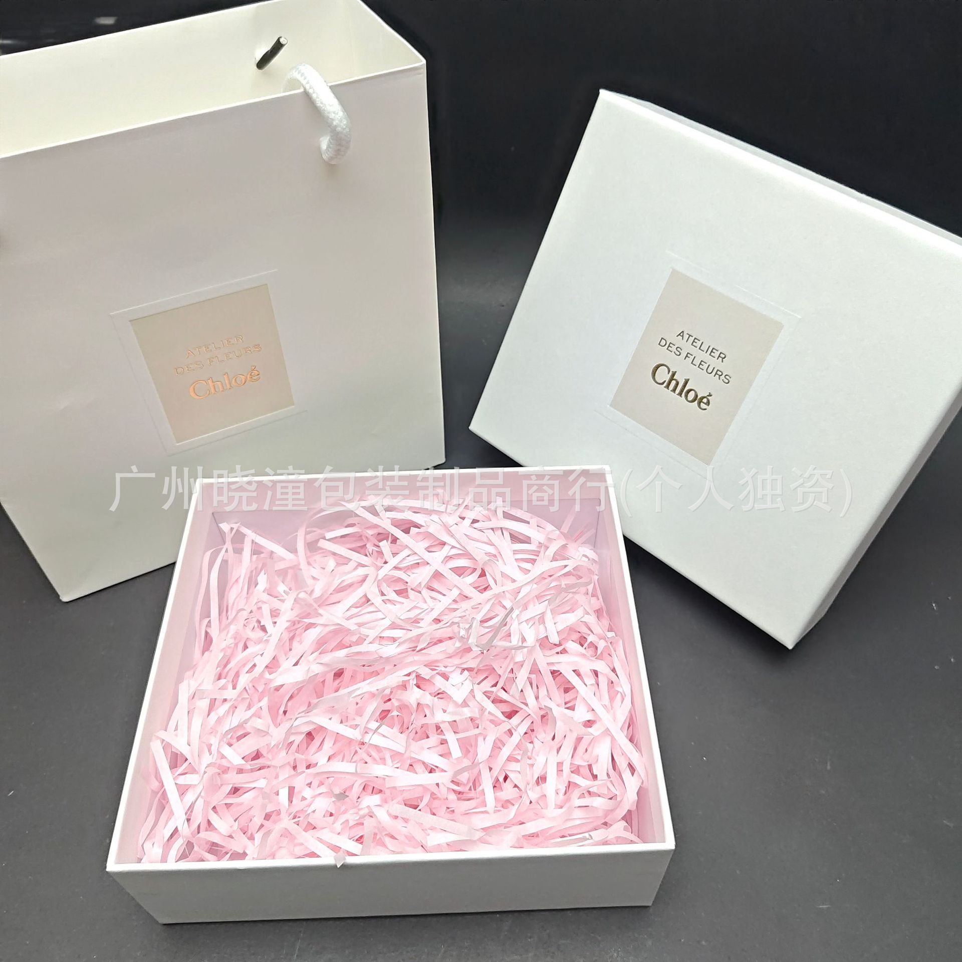 Kouyi Fashion Gold Stamping Valentine's Day Gift Box Souvenir Packaging Box Lipstick Gift Box Empty Box with Handbag