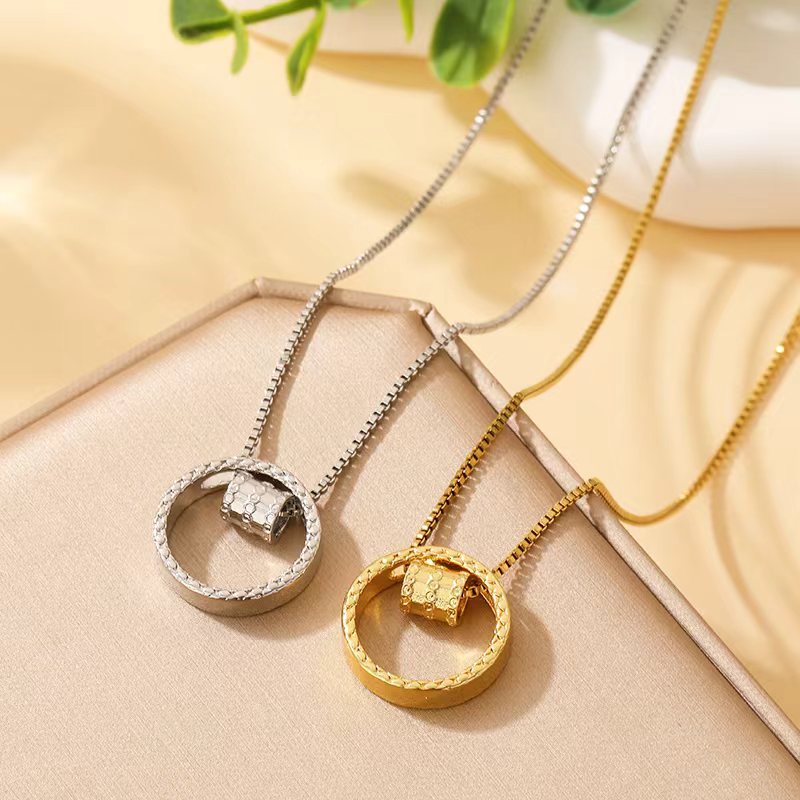 Japanese and Korean Minimalist Round Ring Small Waist Titanium Steel Necklace for Women, Light Luxury Niche Design, Fortune-Turning Clavicle Chain Jewelry