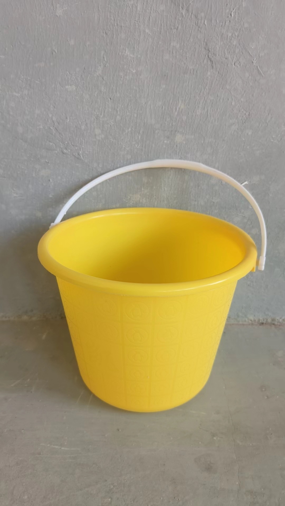 28 yellow barrels +150/piece