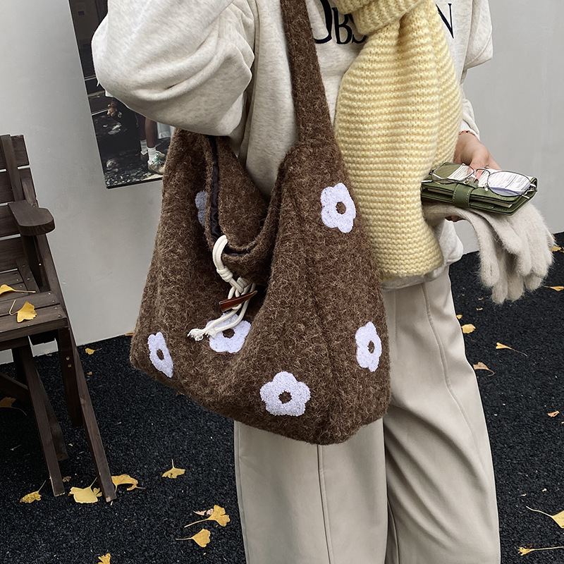 Stuffed Flower Embroidered Shoulder Bag Autumn and Winter Sweet Niche Plush Bag Literary Forest Tote Bag Korean Style Tote Bag