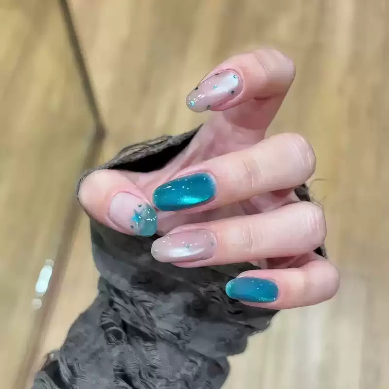 Sea Salt Peacock Blue Nails ~ Internet-famous dazzling and atmospheric ice-transparent lake blue cat-eye press-on short nails