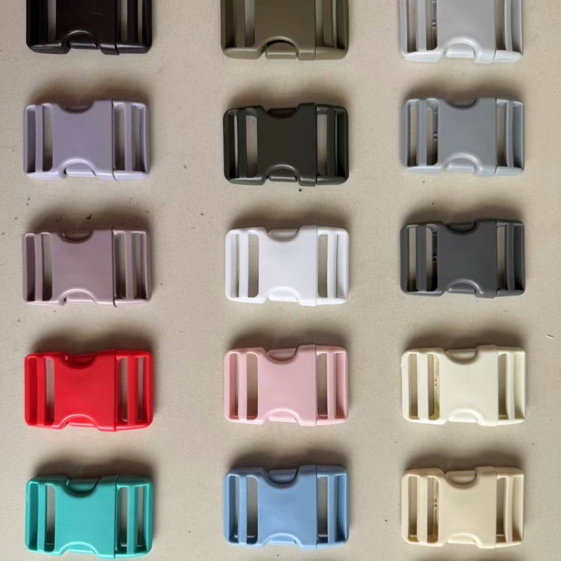 カラフルな小さなバックルプラスチックバックルバッグアクセサリーバックルペットバックル調整バックルメーカー卸売|undefined