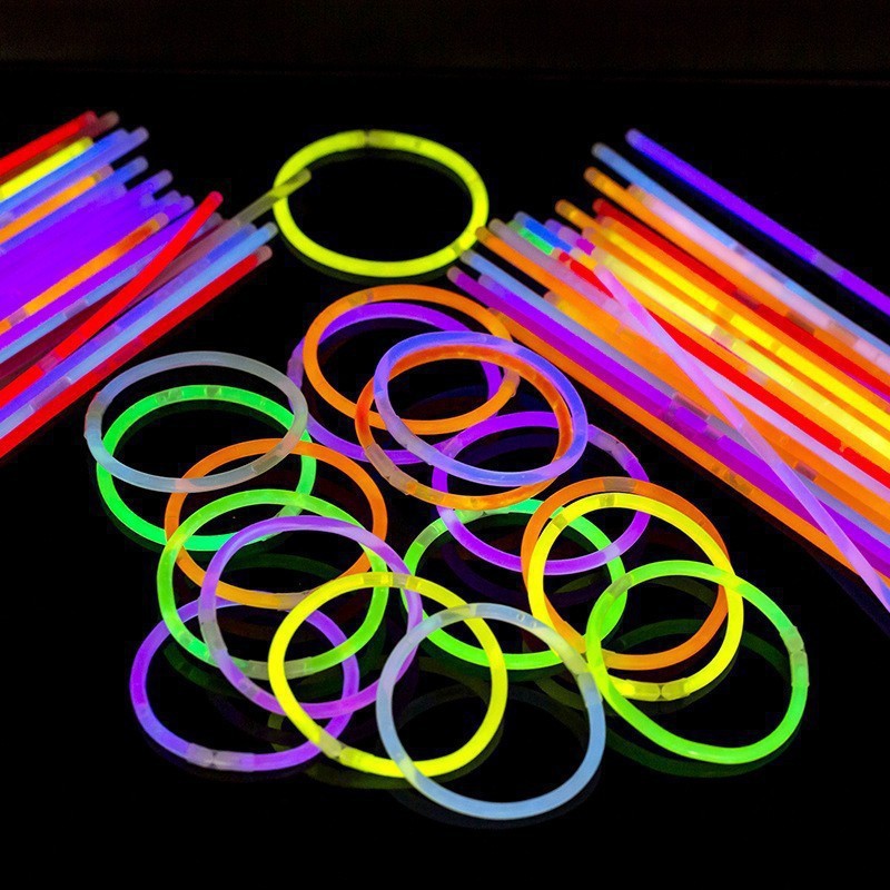 100 varillas fluorescentes un barril de pulseras luminosas varillas de ayuda para empujar juguetes de luz nocturna para niños puestos de mercado nocturno