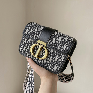 �羳����Ů��2025�¿�s�r����ĸ�μ�б���С���LС����bags��