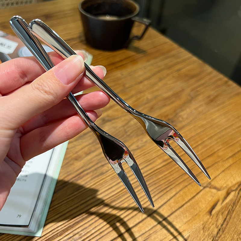 ステンレスの果物とフォークの家庭用ホテルの軽い豪華なケーキのデザートは厚いフォークの創意の月餅とフォークは鋼を刺繍しません。|undefined