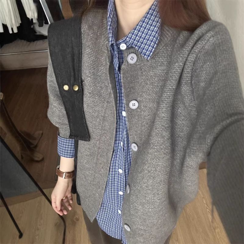 Japanese-Style Blue Plaid Shirt Layered with a Long-Sleeve Top, Plaid Shirt as a Base Layer, Casual Slim-Fit Thin Jacket