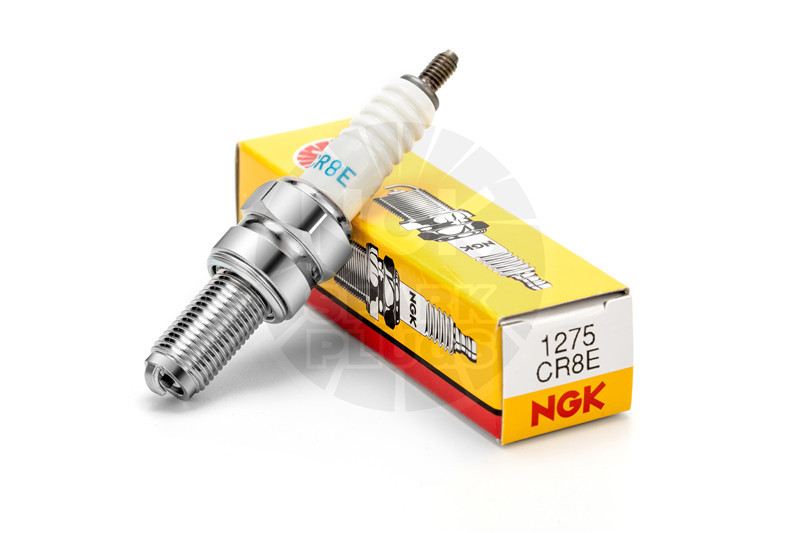 Suitable for Haojue, Suzuki, Yamaha, Chunfeng scooters, NGK spark plugs CR7HAS/D8EA/CPR8EA9