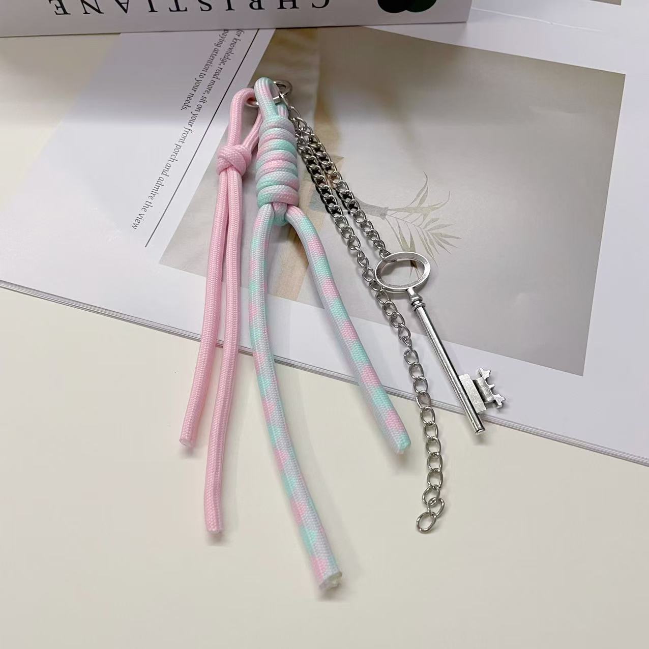 반짝이 밧줄과 열쇠