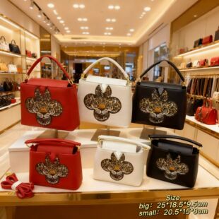 ����Ů������̽�����б��С����Ů�¿��p�����e������С��������