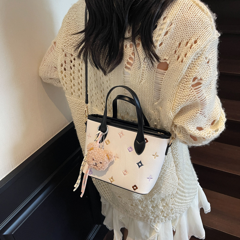 跨境2025新款印花手提包大容量通勤水桶包轻奢搭斜挎包女士单肩包