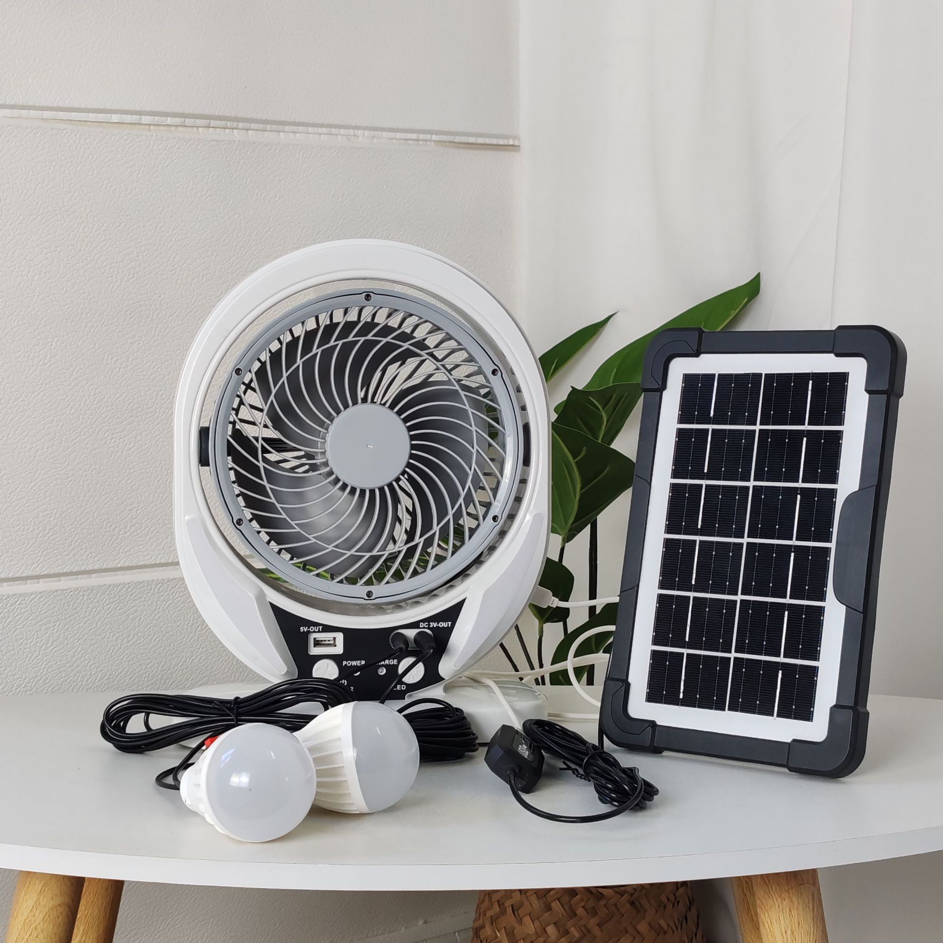 Ventilador de escritorio rentable, iluminación LED, teléfono móvil, energía solar, ventilador pequeño, ventilador de emergencia recargable