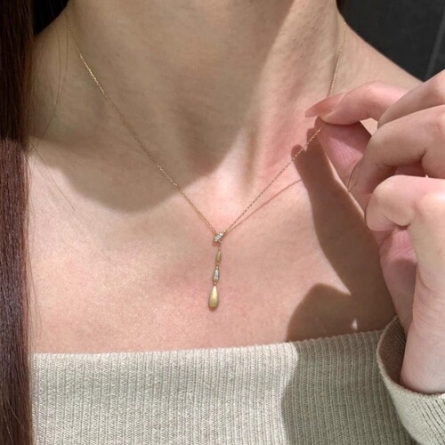 Minimalist Korean Style Y-Shaped Brushed Floating Water Drop Sparkling Diamond Zircon Fine Chain Necklace for Women, Lightweight Luxury High-End Clavicle Chain