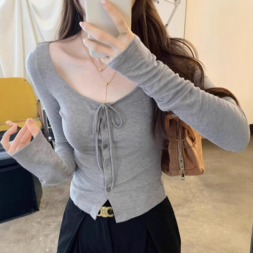 Korean-style unique and beautiful off-shoulder long-sleeved top, low-neck T-shirt for women, autumn best-selling sheer slim-fit figure-flattering short blouse