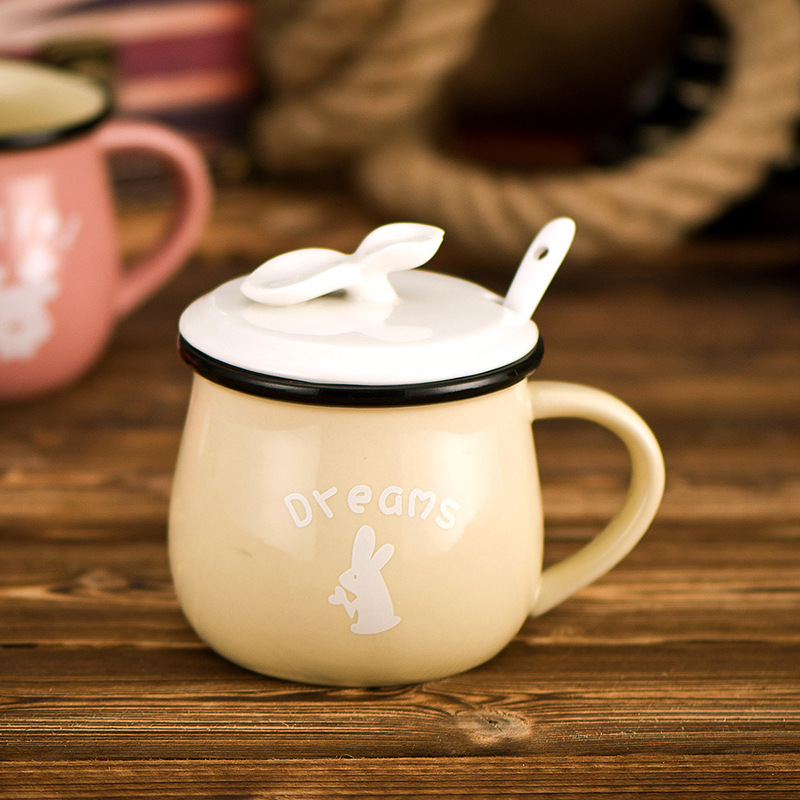 Beige + tapa de porcelana + cuchara de porcelana