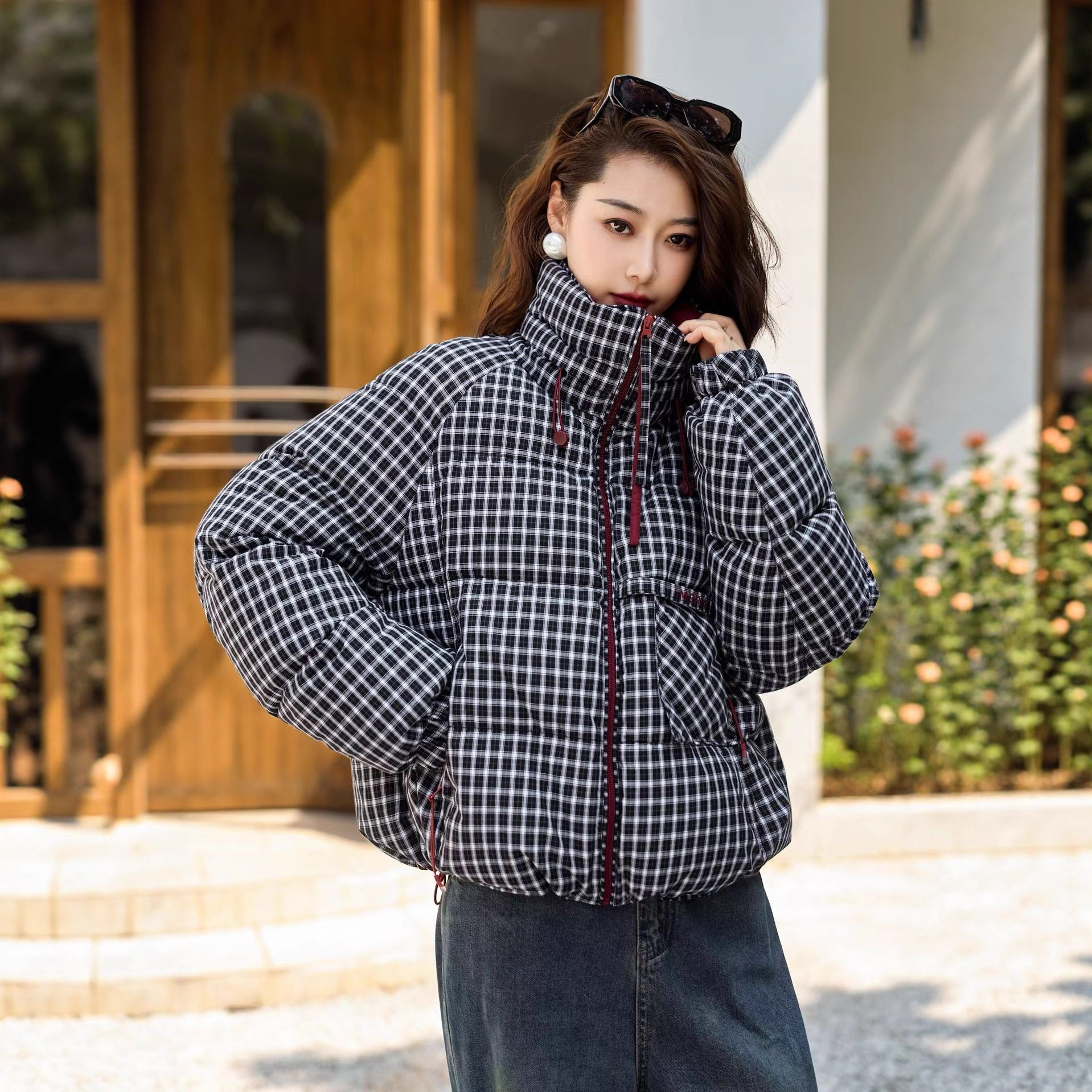 2025新品气质简约格子印花90鸭绒羽绒服短款蓬松面包服外套