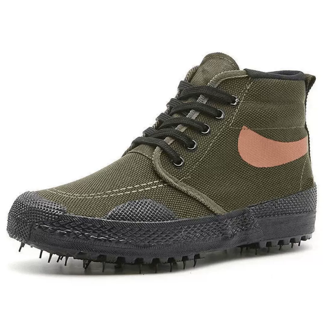 Строительная площадка на заводе в источнике